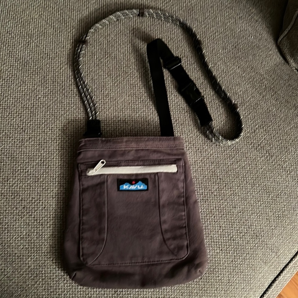 KAVU Crossbody Keepalong Purse Bag  Great Condition!